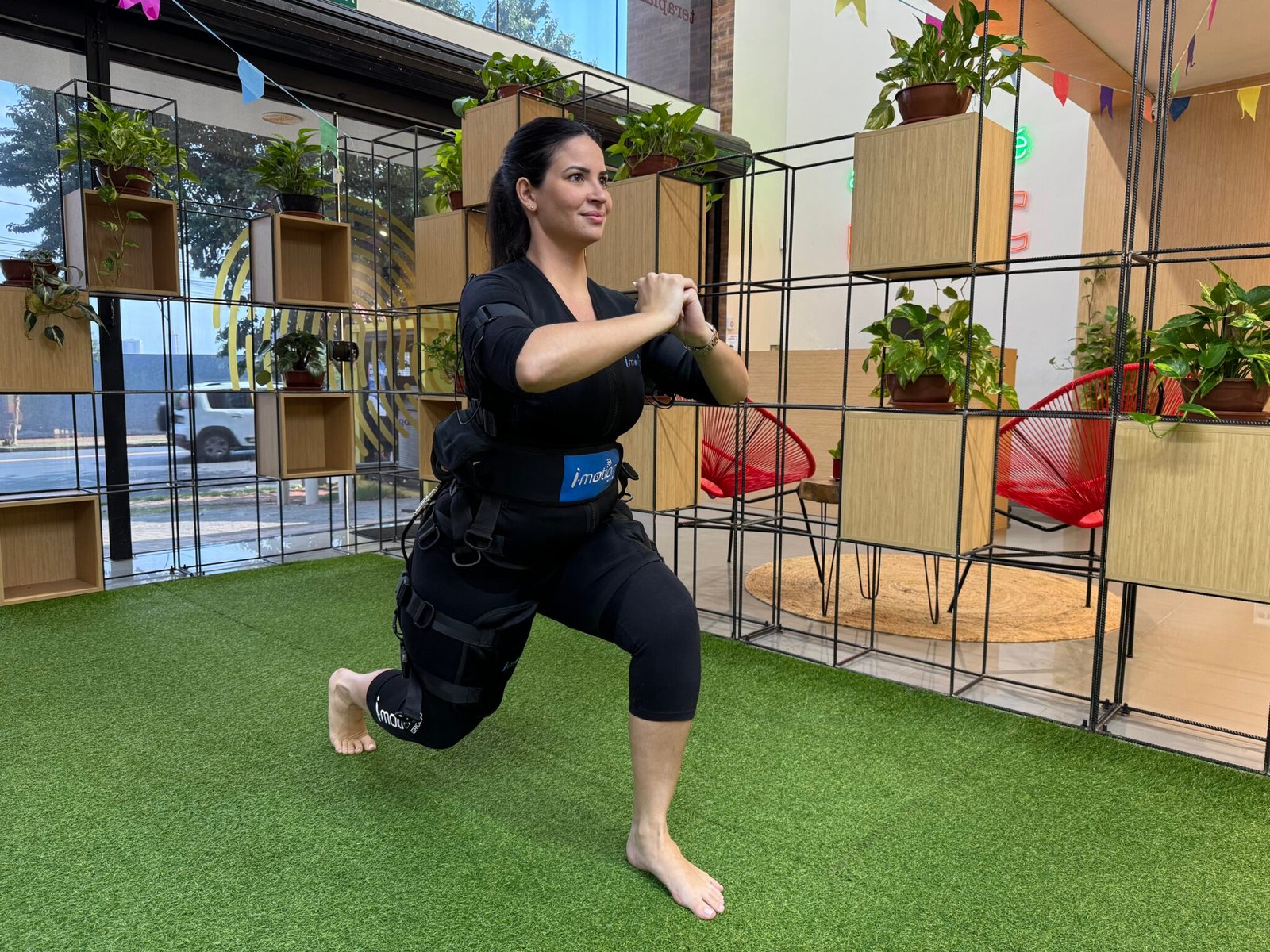 Sala de eletroestimulação ÚNNIC com espelhos